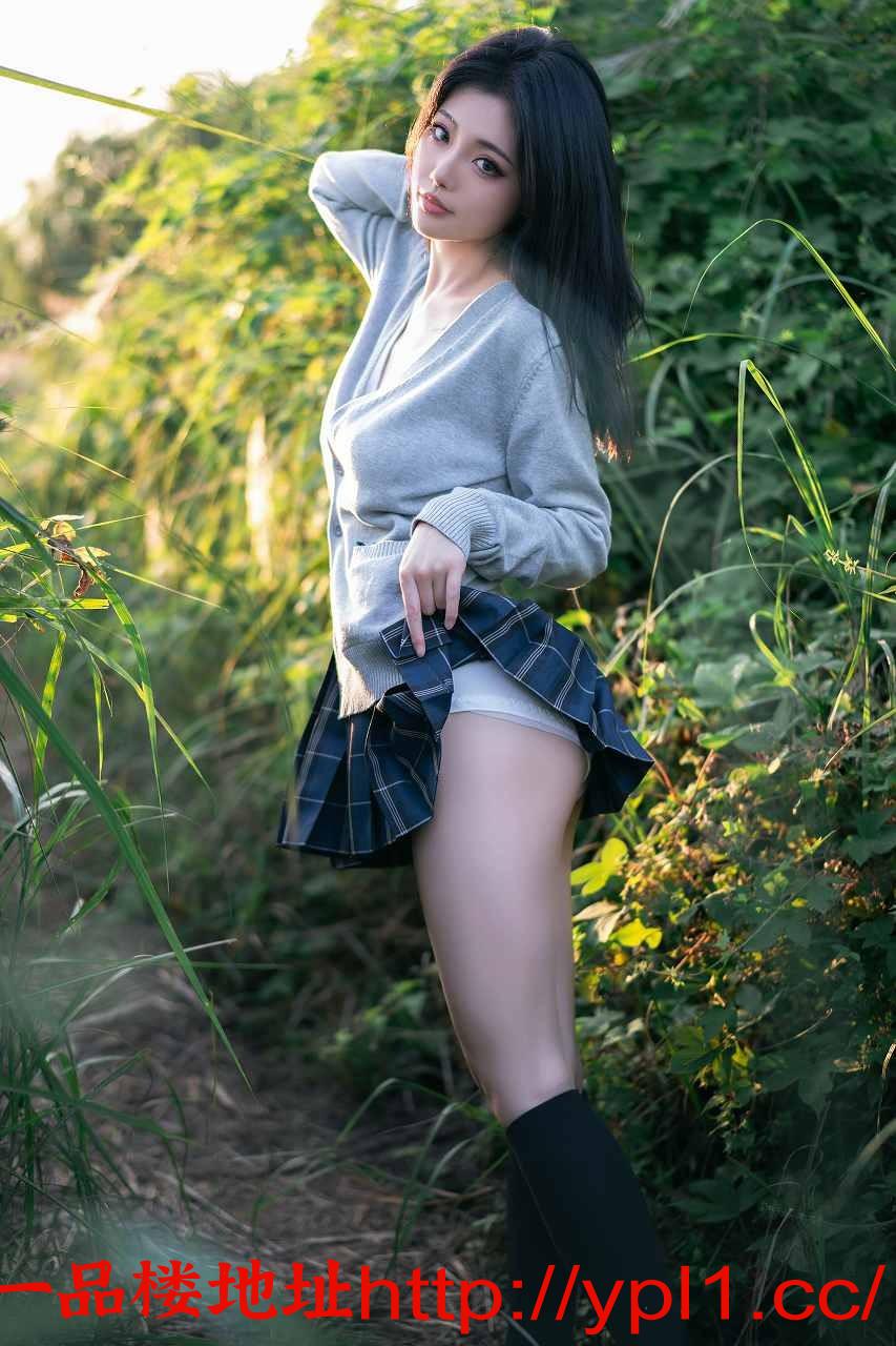 桃良阿宅-外出JK-5.jpg